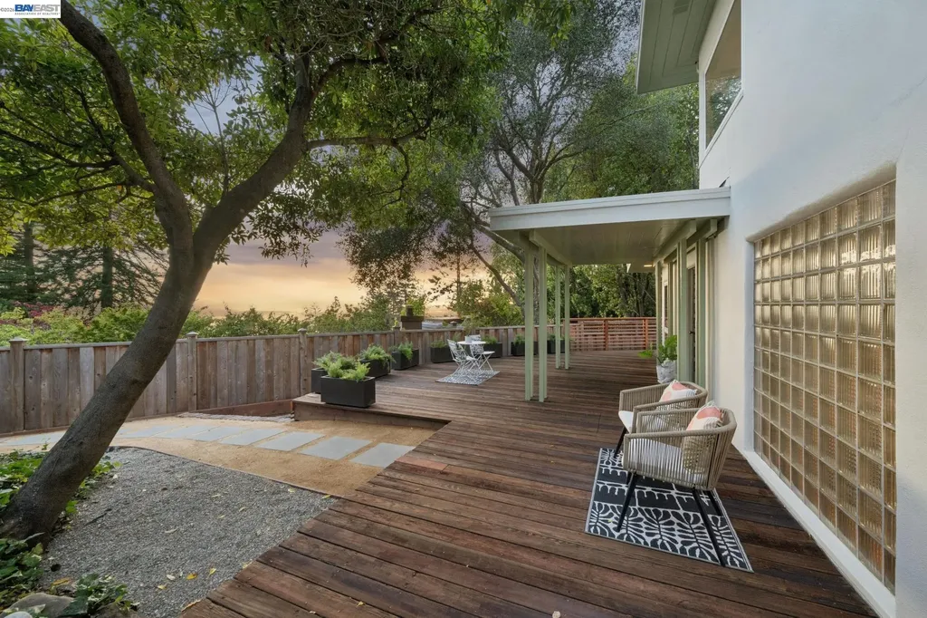 1055 Sterling Avenue Berkeley CA 94708