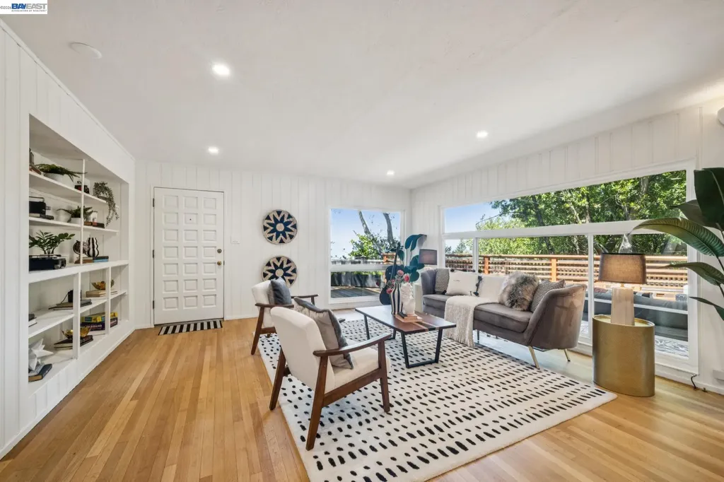 1055 Sterling Avenue Berkeley CA 94708