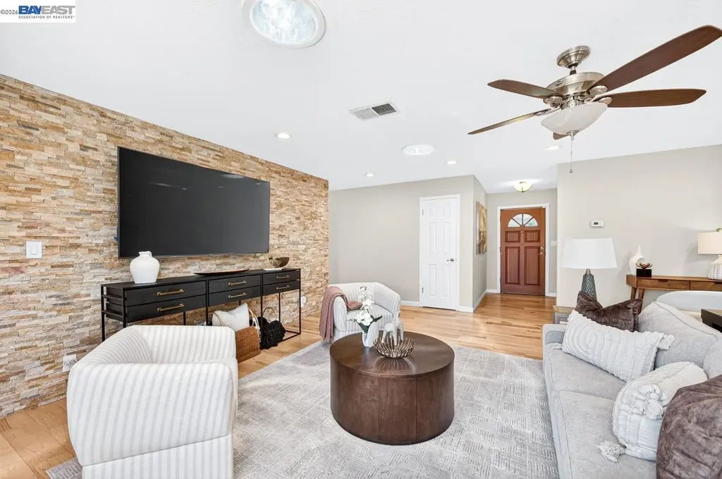 684 Emerald Street Livermore CA 94550