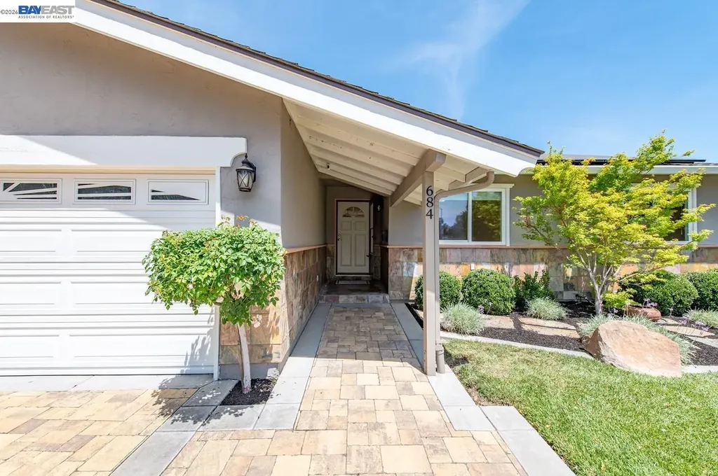 684 Emerald Street Livermore CA 94550