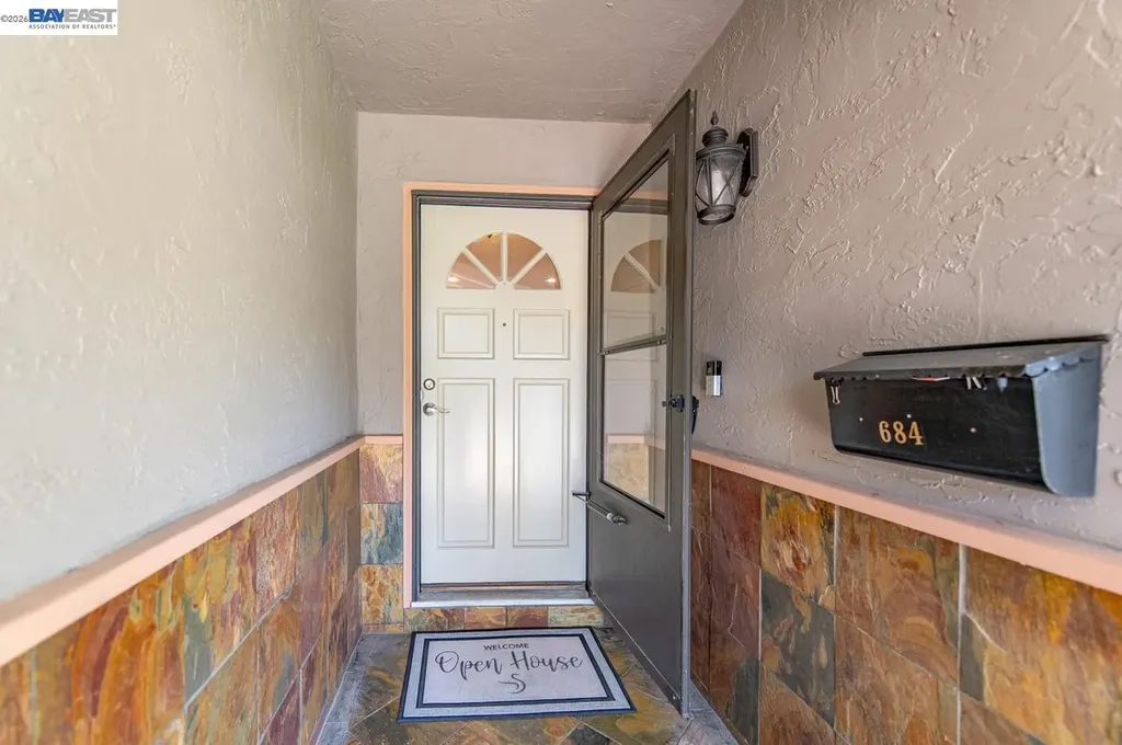 684 Emerald Street Livermore CA 94550
