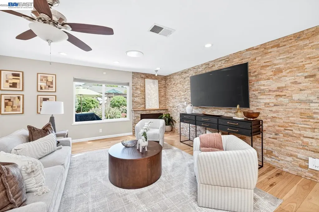 684 Emerald Street Livermore CA 94550