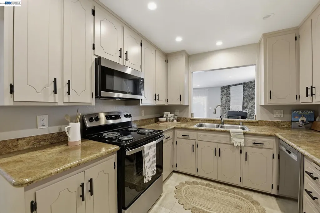 17356 Via Chiquita San Lorenzo CA 94580