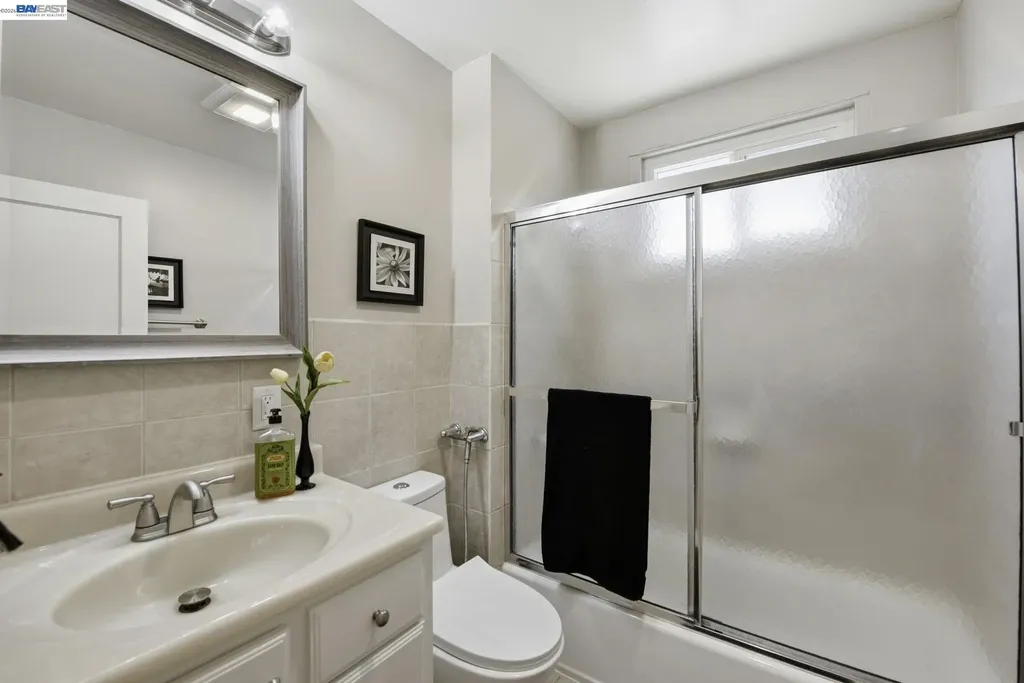 17356 Via Chiquita San Lorenzo CA 94580