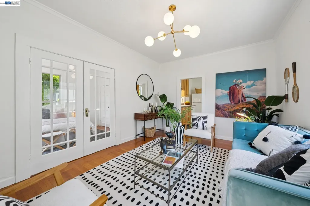 4989 Shafter Avenue Oakland CA 94609