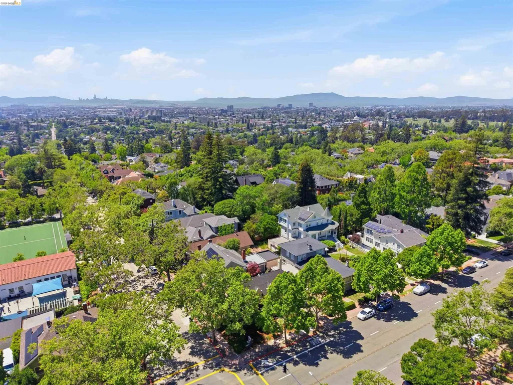 235 Highland Avenue Piedmont CA 94611