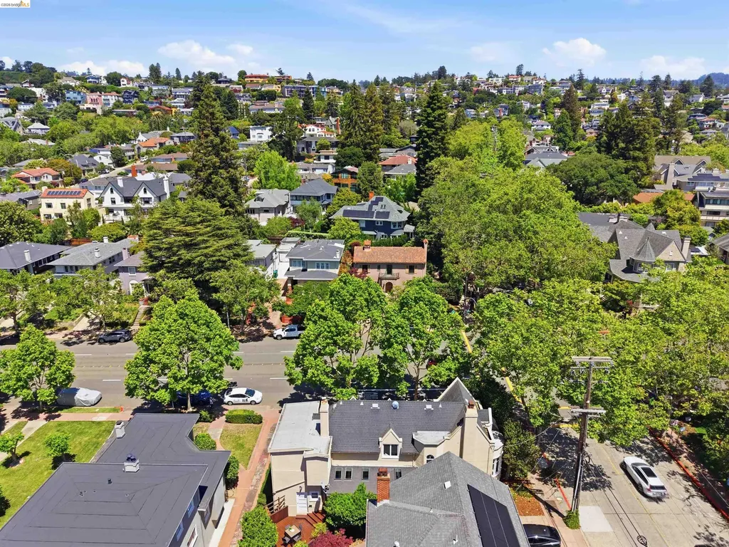 235 Highland Avenue Piedmont CA 94611