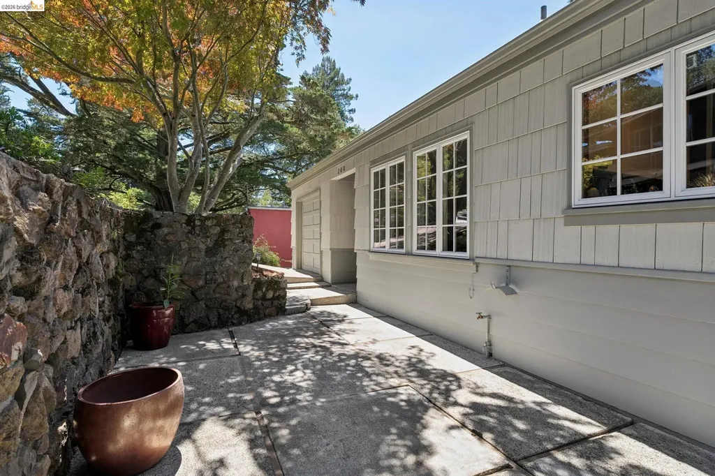 200 Fairlawn Drive Berkeley CA 94708