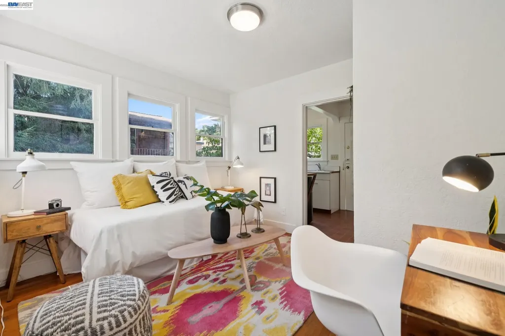 4987 Shafter Avenue Oakland CA 94609