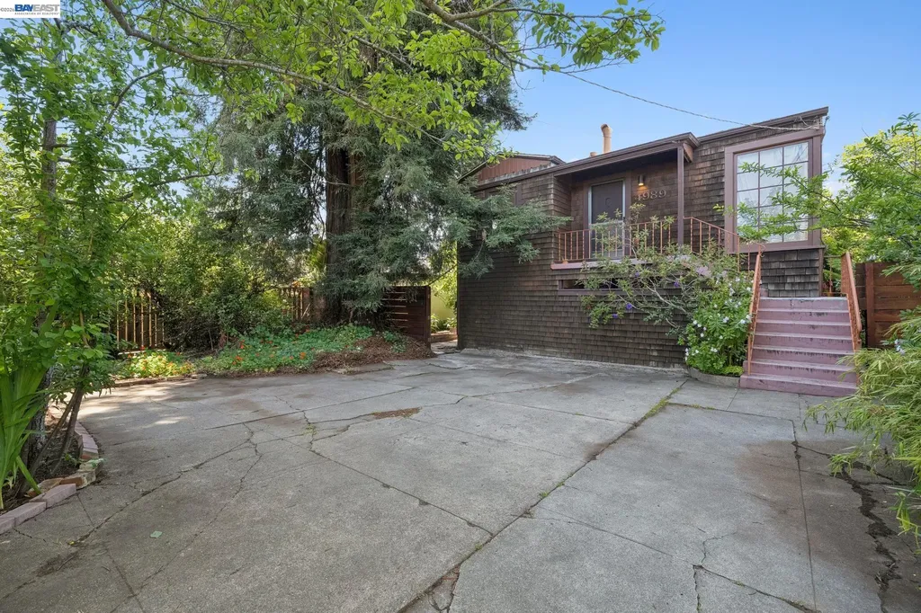 4987 Shafter Avenue Oakland CA 94609