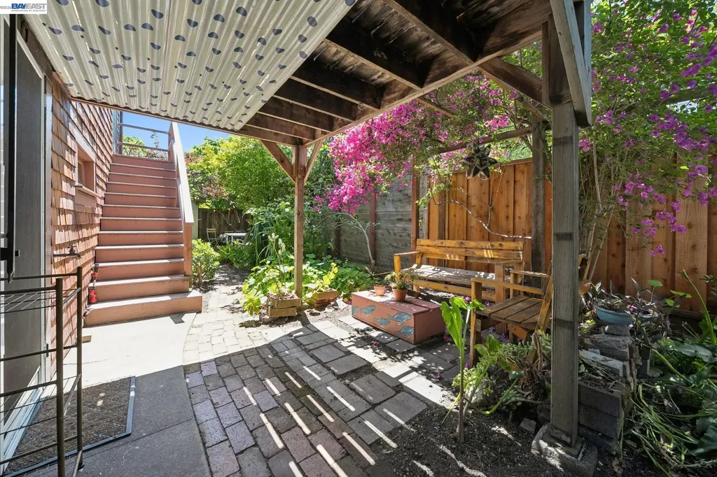4987 Shafter Avenue Oakland CA 94609