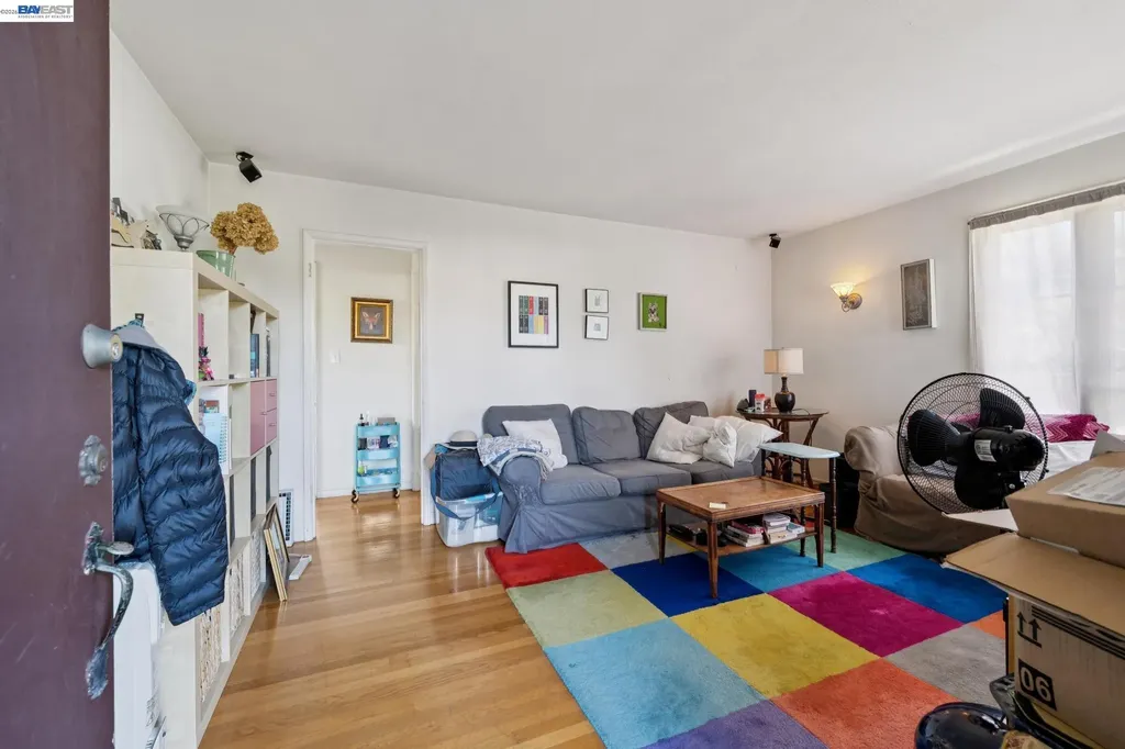 4987 Shafter Avenue Oakland CA 94609