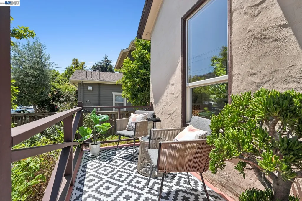4987 Shafter Avenue Oakland CA 94609
