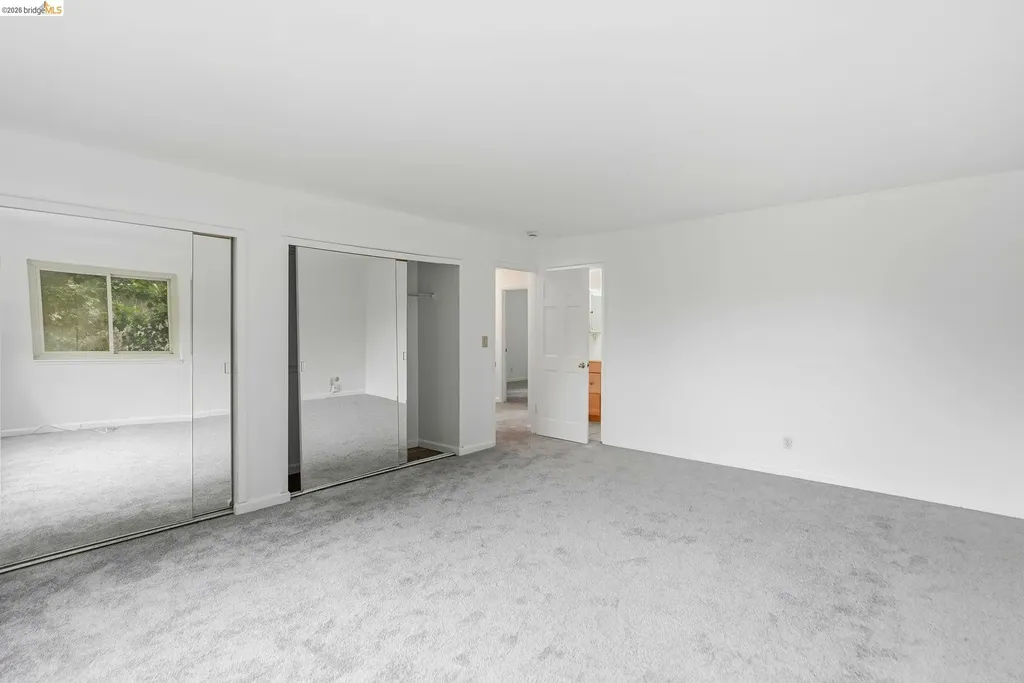 33 Eastwood Court Oakland CA 94611