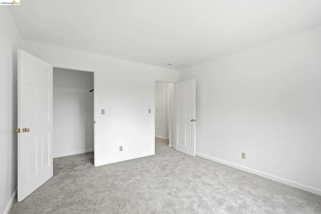33 Eastwood Court Oakland CA 94611