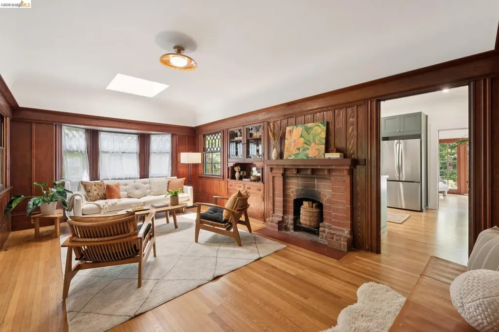 2121 Carleton Street Berkeley CA 94704