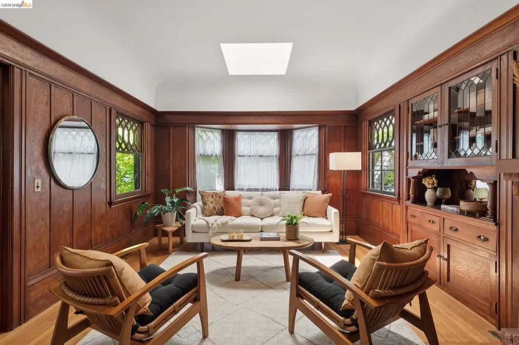 2121 Carleton Street Berkeley CA 94704