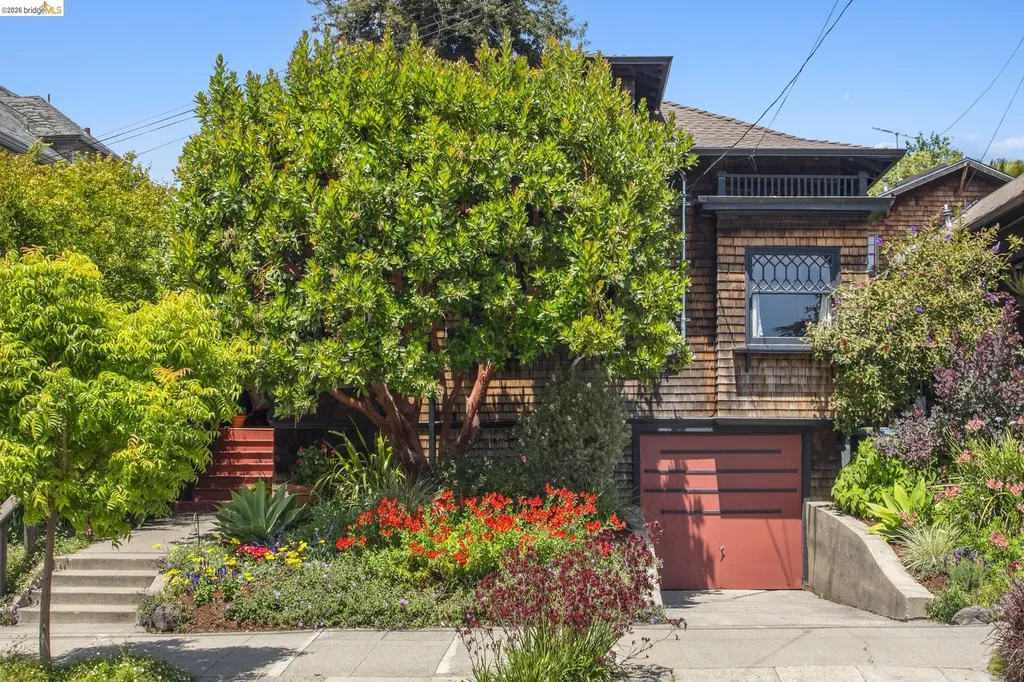 2121 Carleton Street Berkeley CA 94704