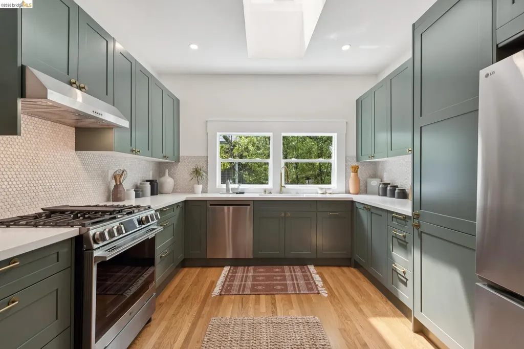 2121 Carleton Street Berkeley CA 94704
