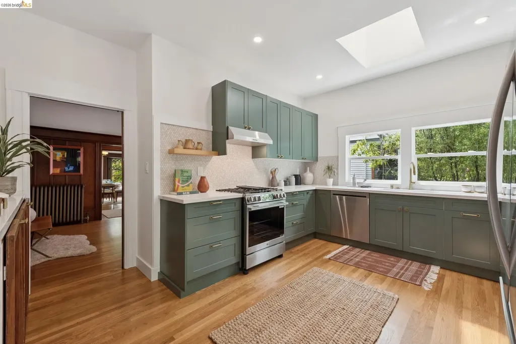 2121 Carleton Street Berkeley CA 94704