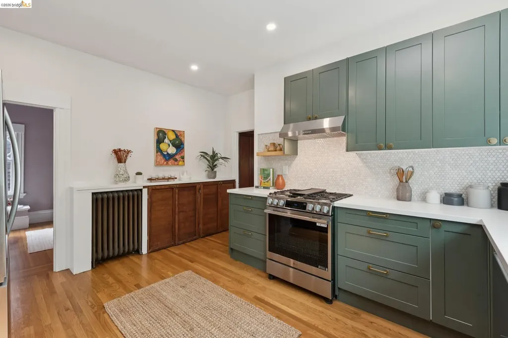 2121 Carleton Street Berkeley CA 94704