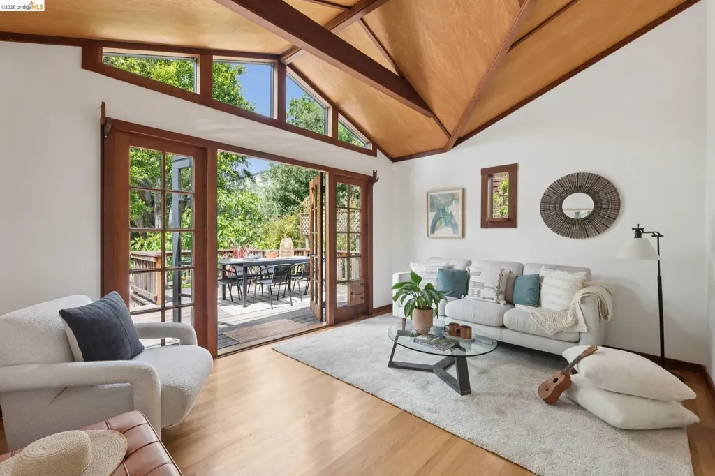 2121 Carleton Street Berkeley CA 94704