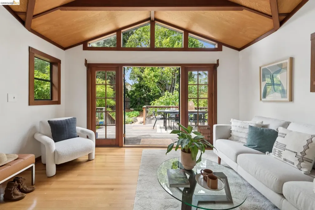 2121 Carleton Street Berkeley CA 94704
