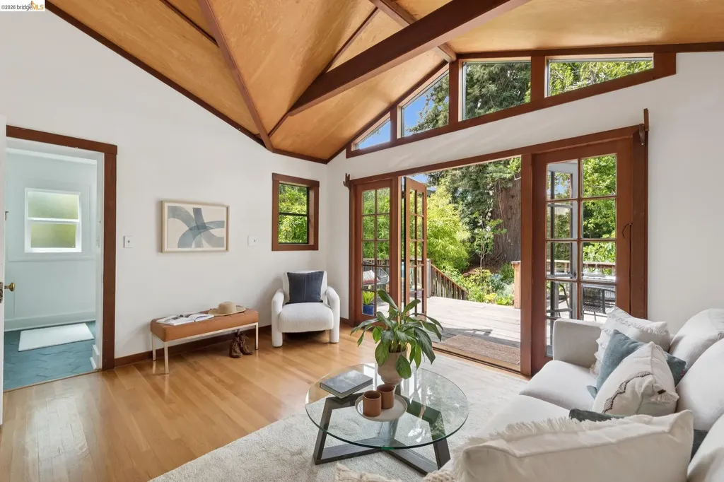 2121 Carleton Street Berkeley CA 94704