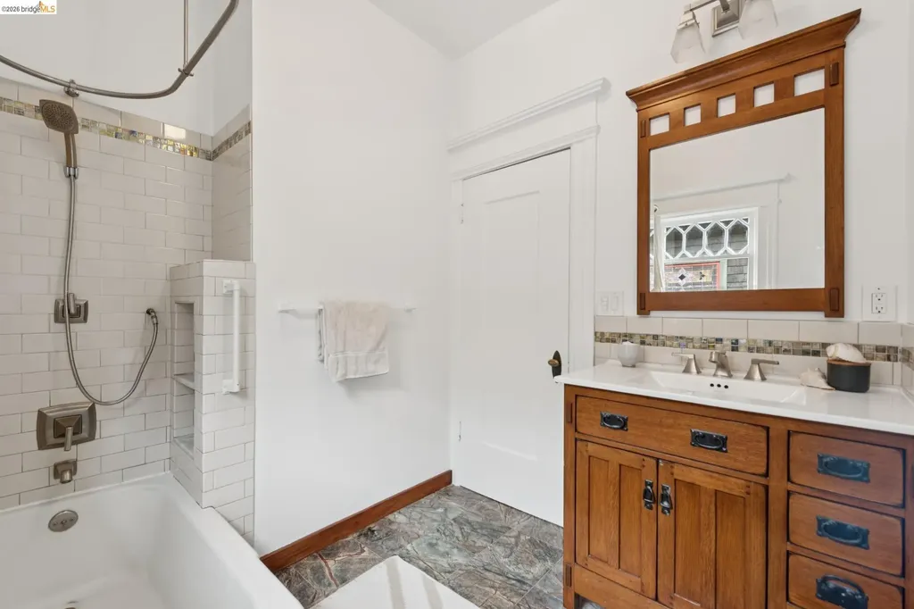 2121 Carleton Street Berkeley CA 94704