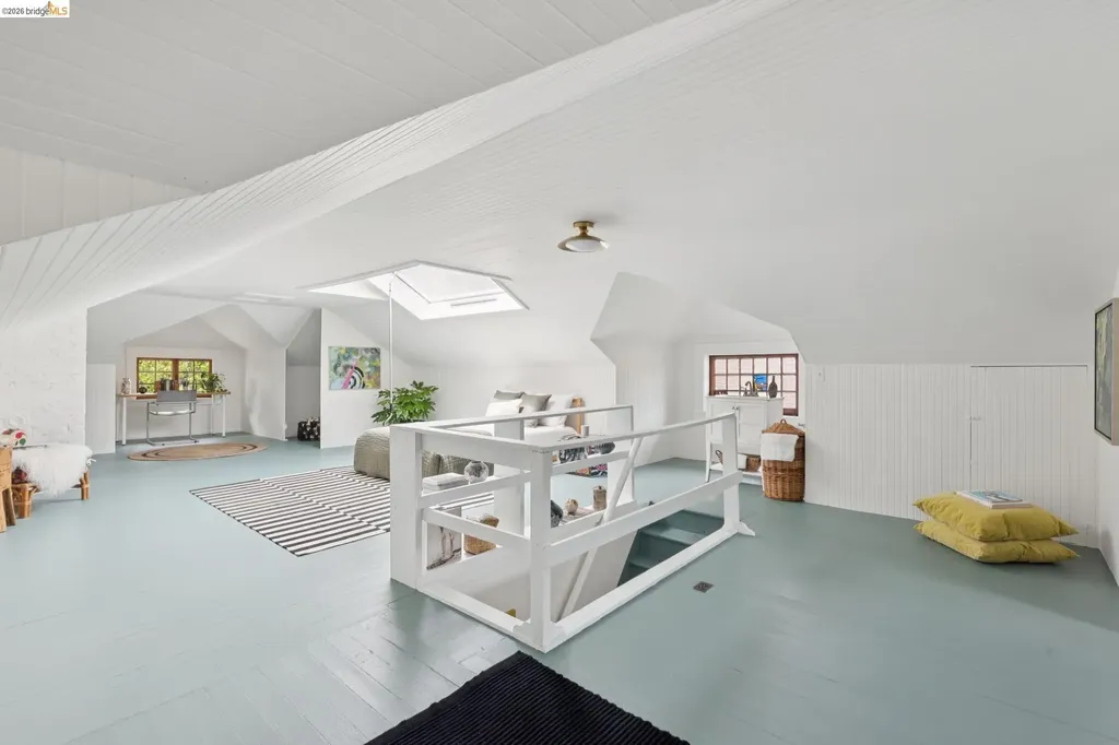 2121 Carleton Street Berkeley CA 94704