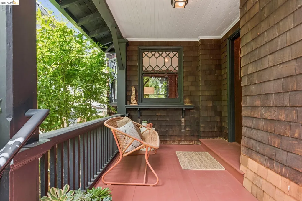 2121 Carleton Street Berkeley CA 94704