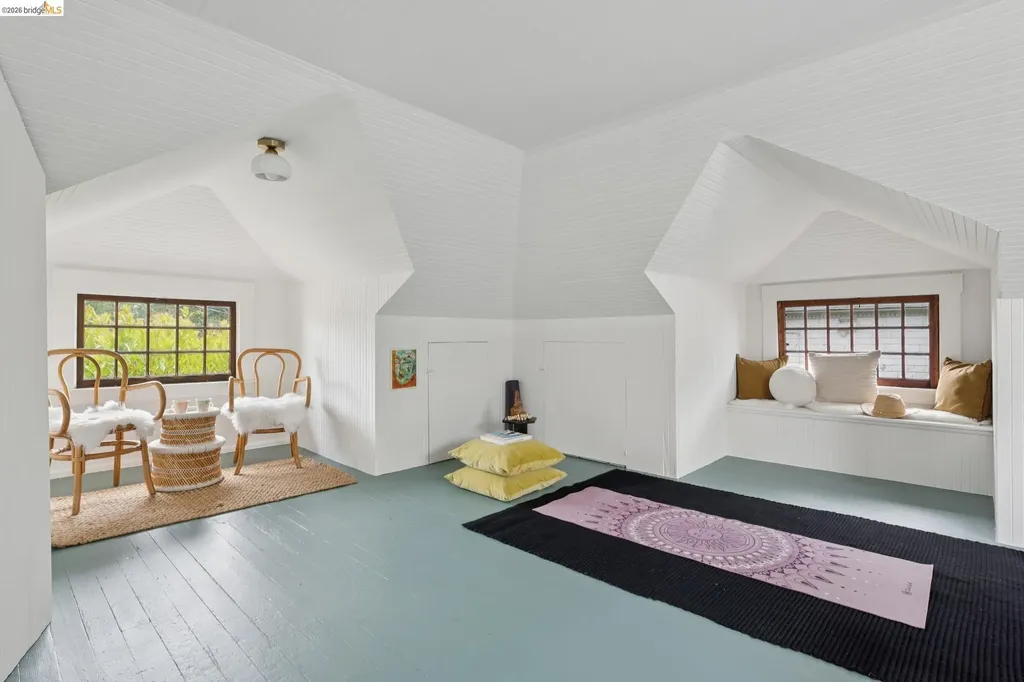 2121 Carleton Street Berkeley CA 94704