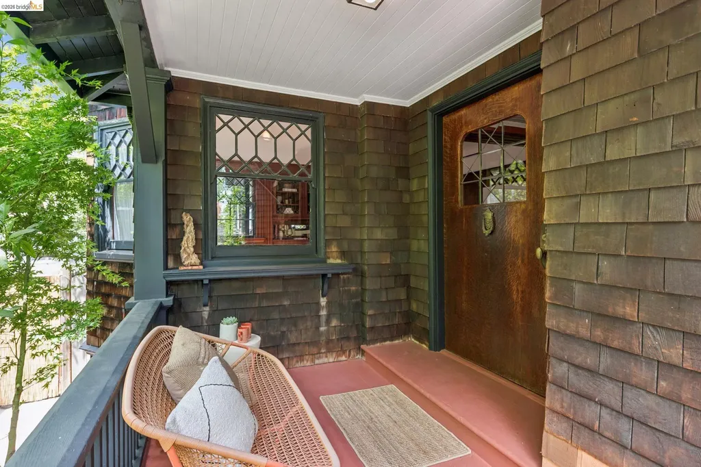 2121 Carleton Street Berkeley CA 94704