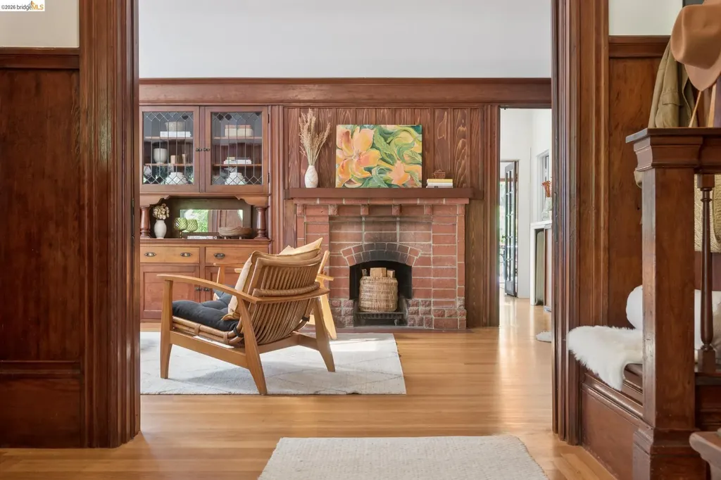 2121 Carleton Street Berkeley CA 94704