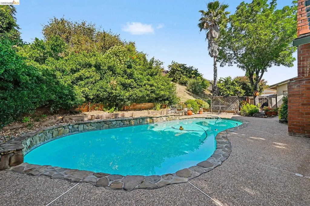 325 Hillsdale Drive Pittsburg CA 94565