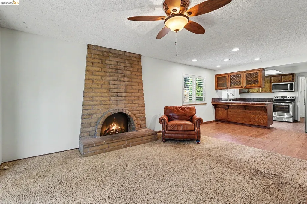 325 Hillsdale Drive Pittsburg CA 94565