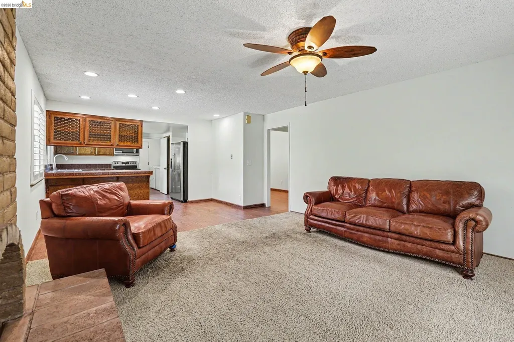 325 Hillsdale Drive Pittsburg CA 94565