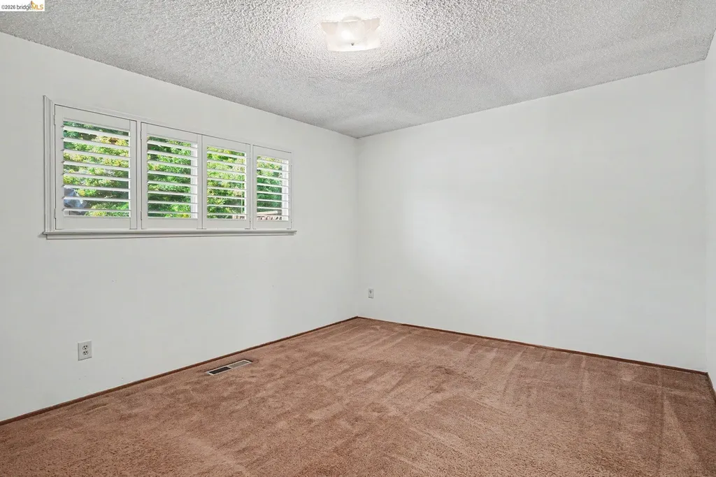 325 Hillsdale Drive Pittsburg CA 94565