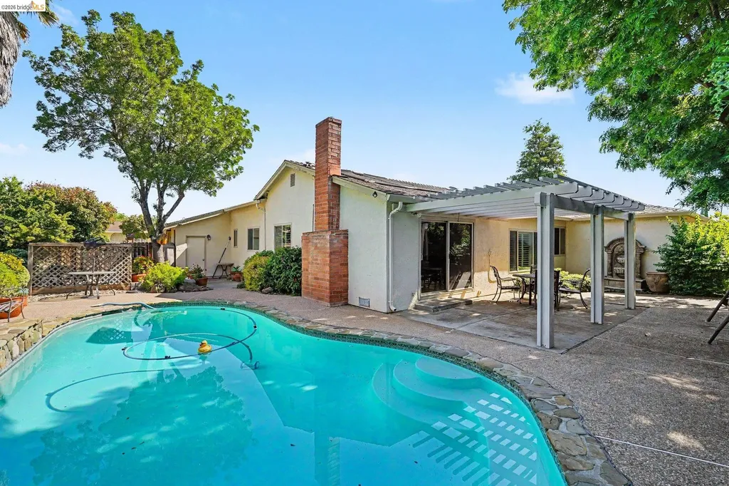 325 Hillsdale Drive Pittsburg CA 94565