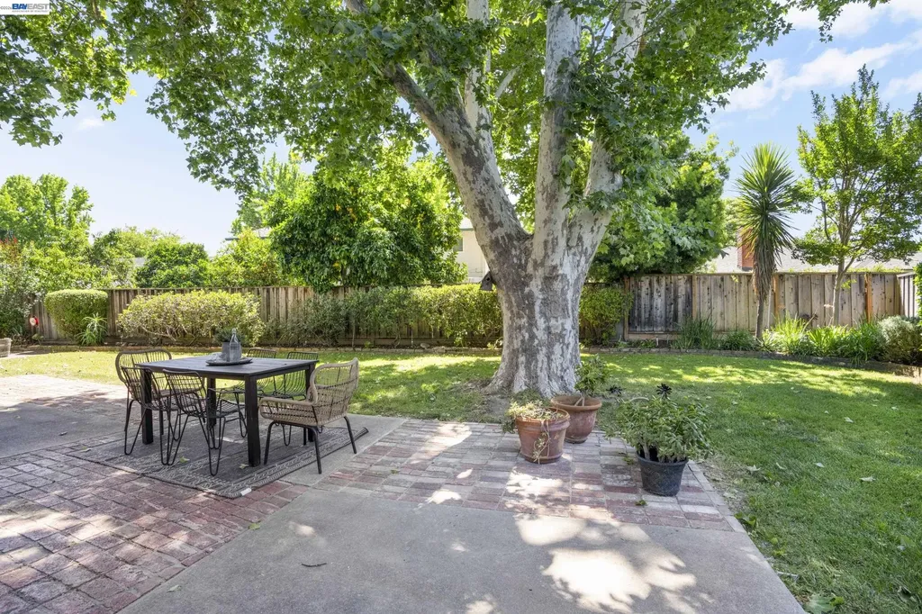 5556 Paseo Navarro Pleasanton CA 94566