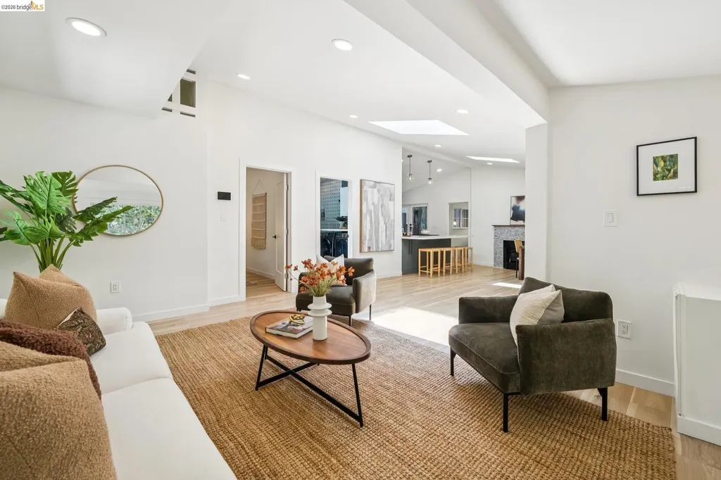 6400 Pinehaven Road Oakland CA 94611