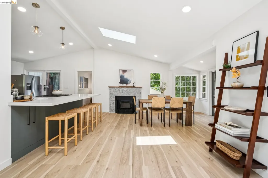 6400 Pinehaven Road Oakland CA 94611
