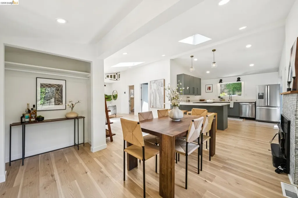 6400 Pinehaven Road Oakland CA 94611