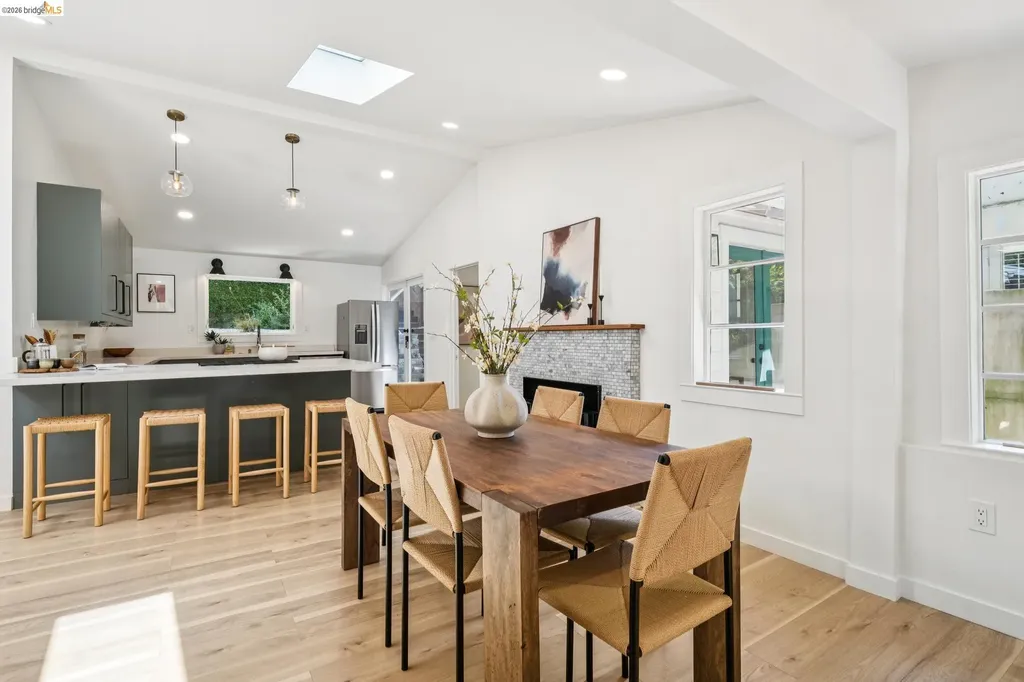 6400 Pinehaven Road Oakland CA 94611
