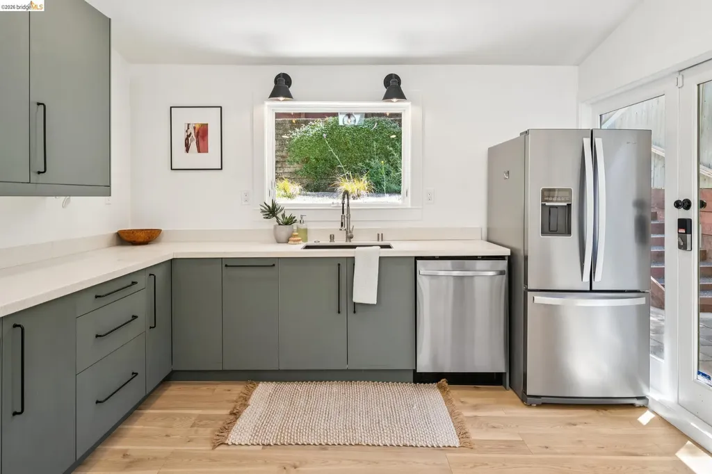 6400 Pinehaven Road Oakland CA 94611