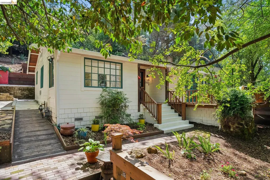 6400 Pinehaven Road Oakland CA 94611