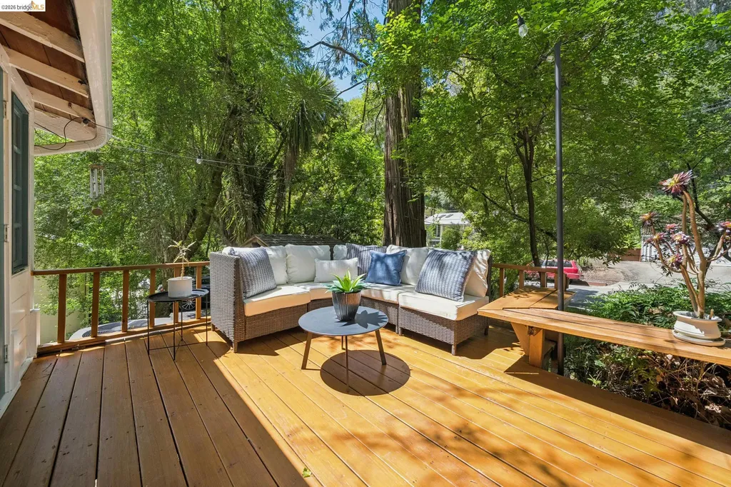 6400 Pinehaven Road Oakland CA 94611