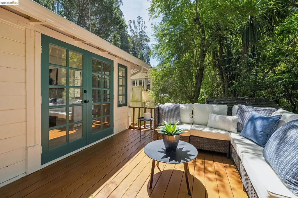 6400 Pinehaven Road Oakland CA 94611