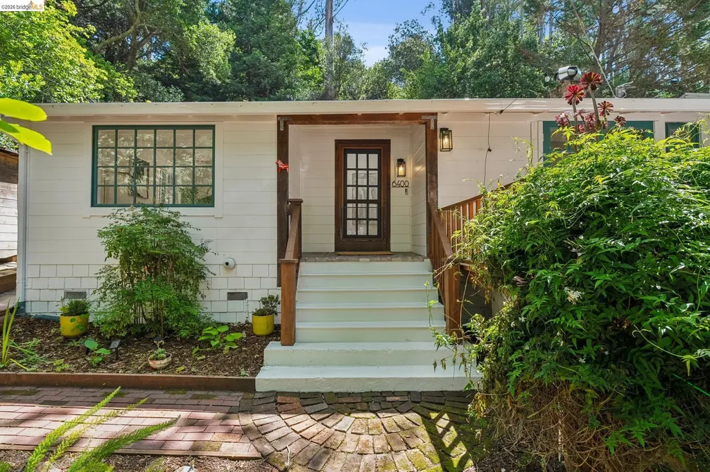 6400 Pinehaven Road Oakland CA 94611