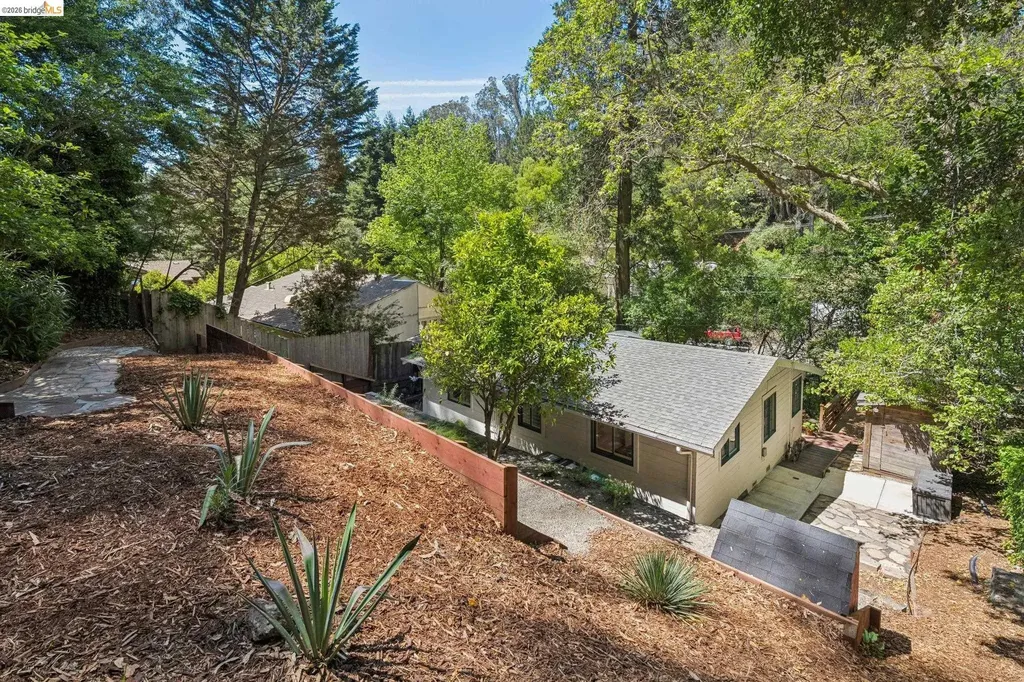 6400 Pinehaven Road Oakland CA 94611